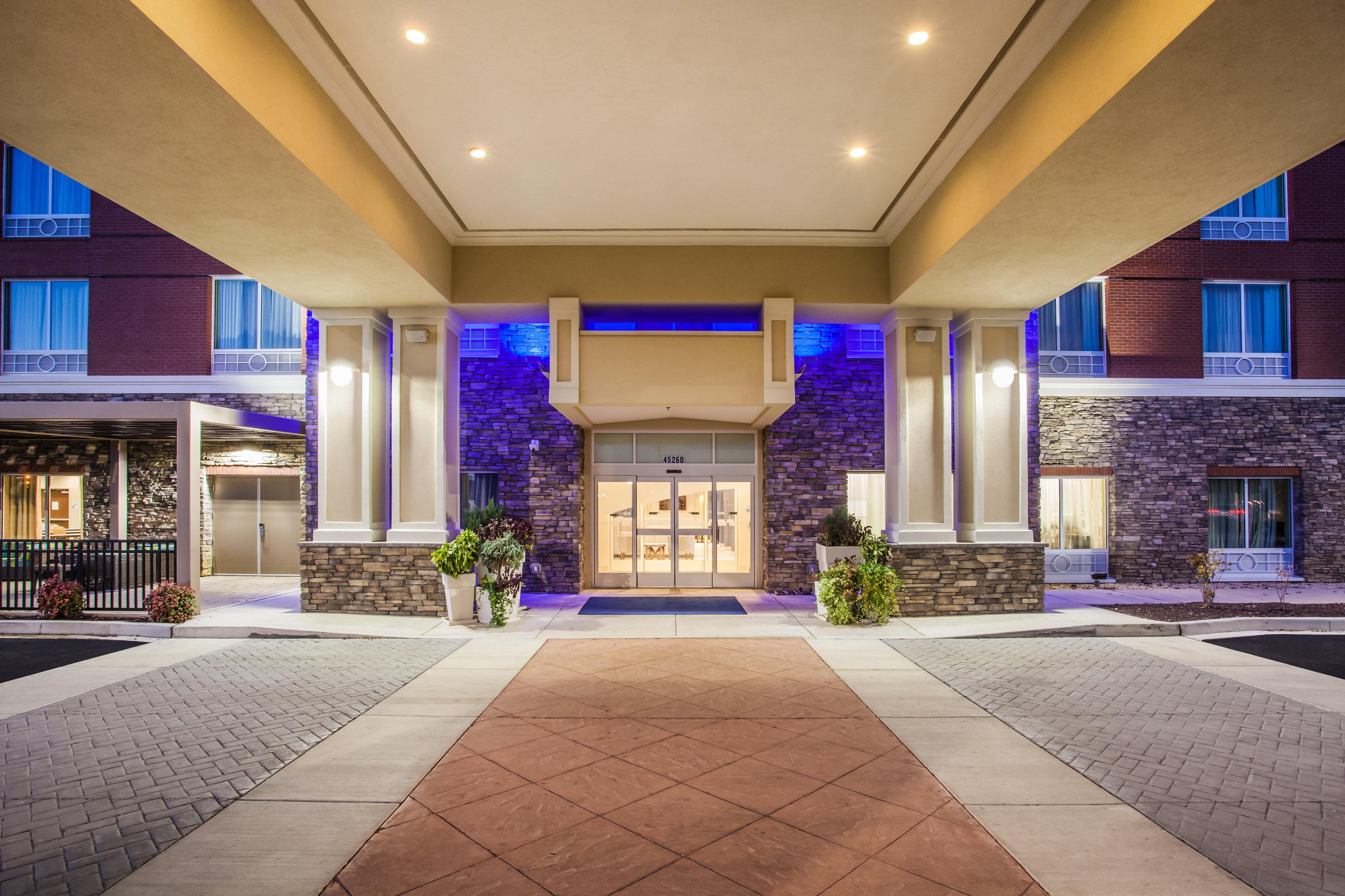 Holiday Inn Express & Suites Lexington Park California, An Ihg Hotel Exterior photo